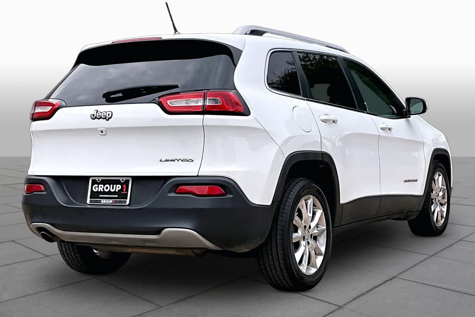 Used 2015 Jeep Cherokee Limited FWD image 13