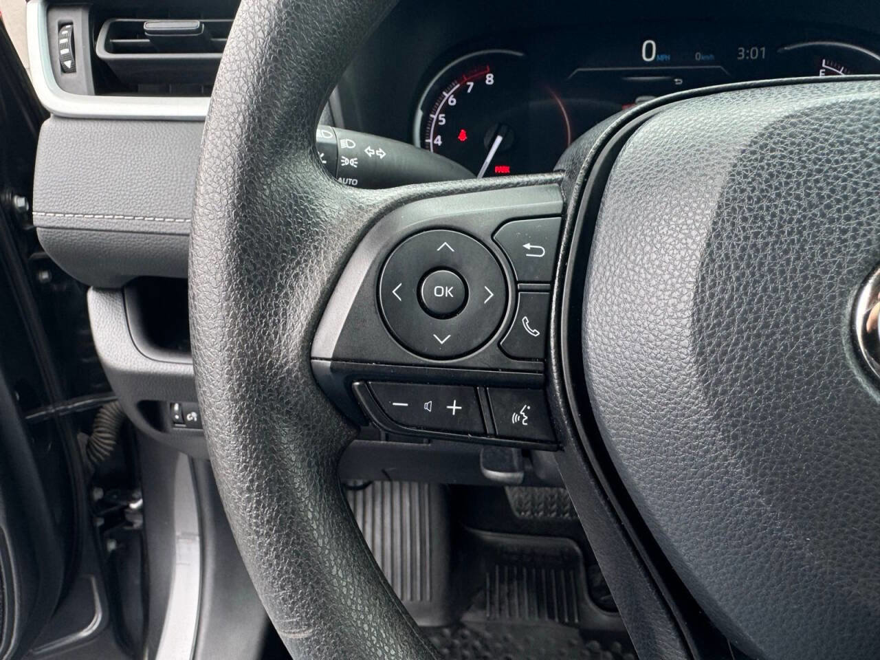 Used 2024 Toyota RAV4 XLE w/ Convenience Package image 17