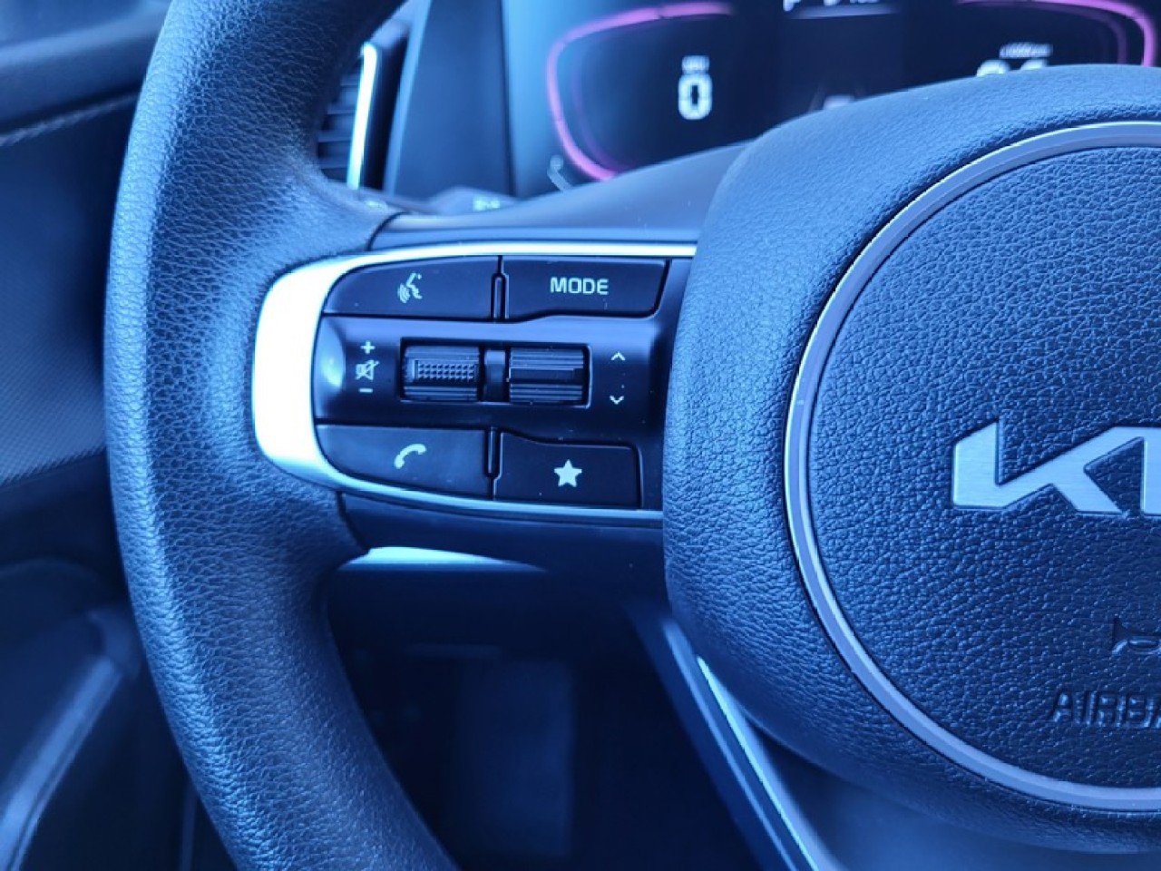 Used 2024 Kia Sportage LX image 9