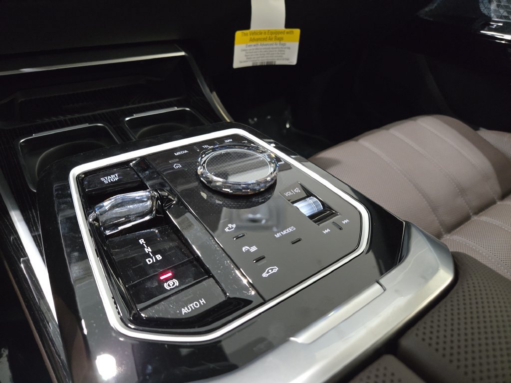 New 2026 BMW i7 xDrive60 w/ Executive Package AWD/4WD image 21