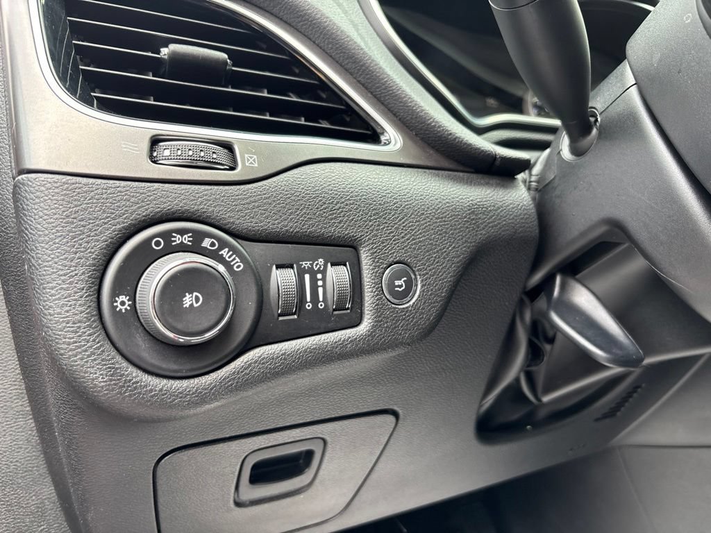Used 2019 Jeep Cherokee Limited w/ Technology Group AWD/4WD image 24