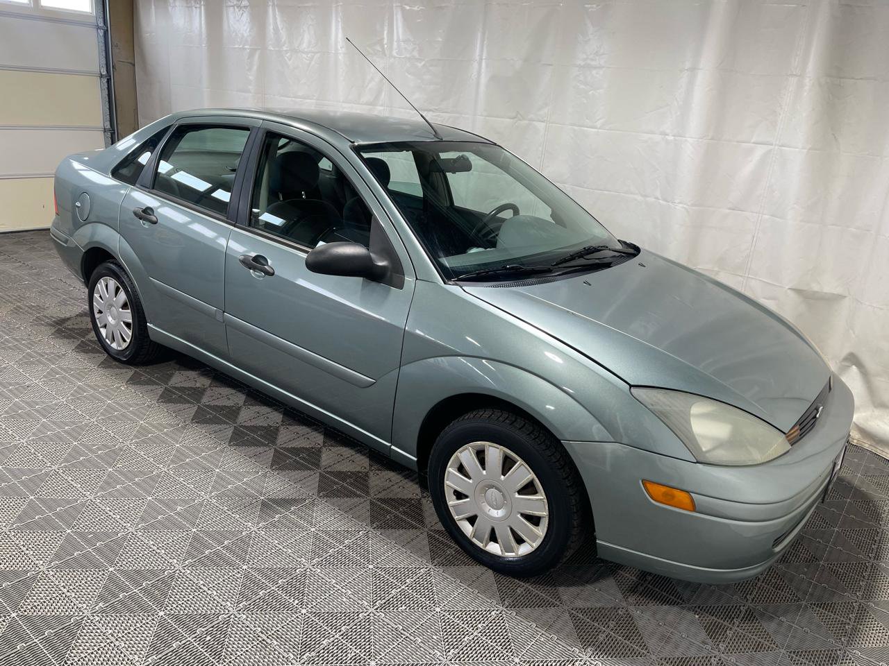 Used 2004 Ford Focus SE FWD image 10