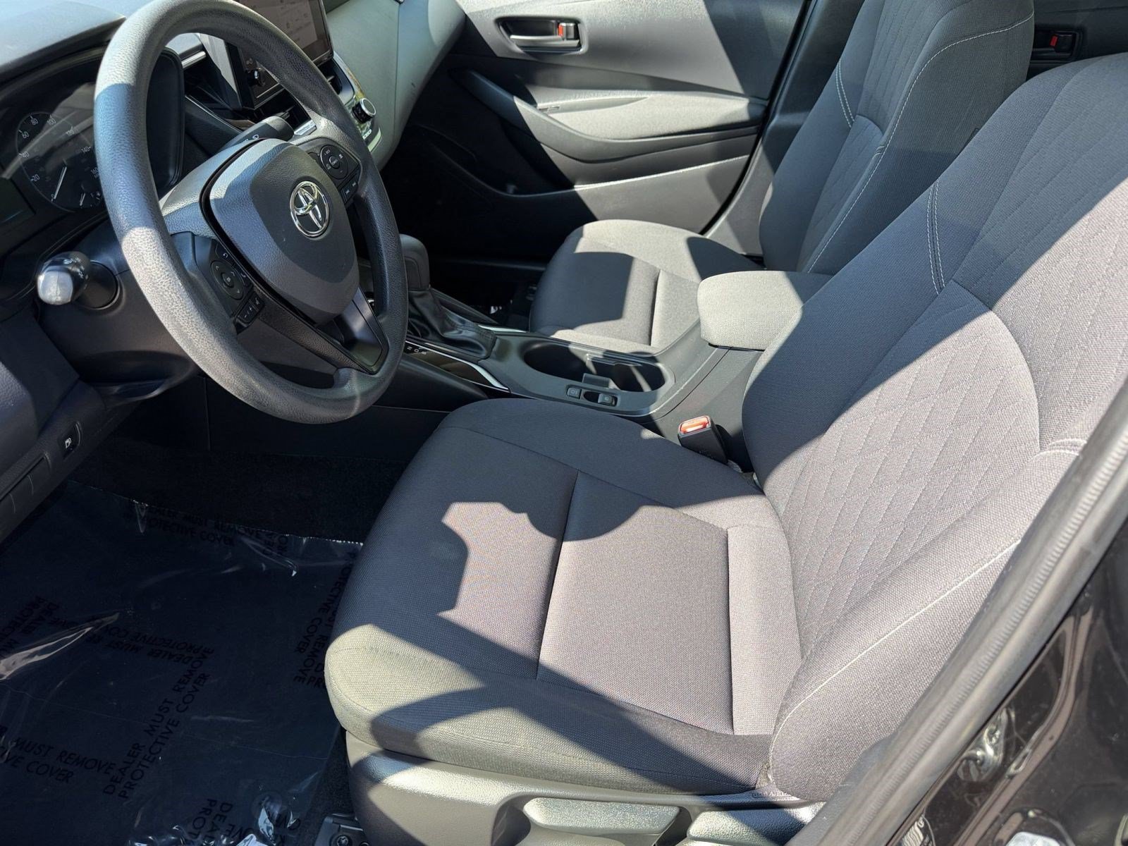 Used 2025 Toyota Corolla LE FWD image 5