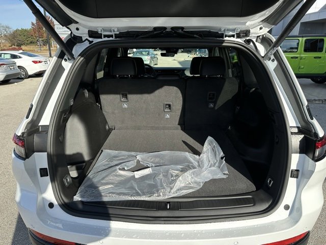 New 2025 Jeep Grand Cherokee Altitude image 10