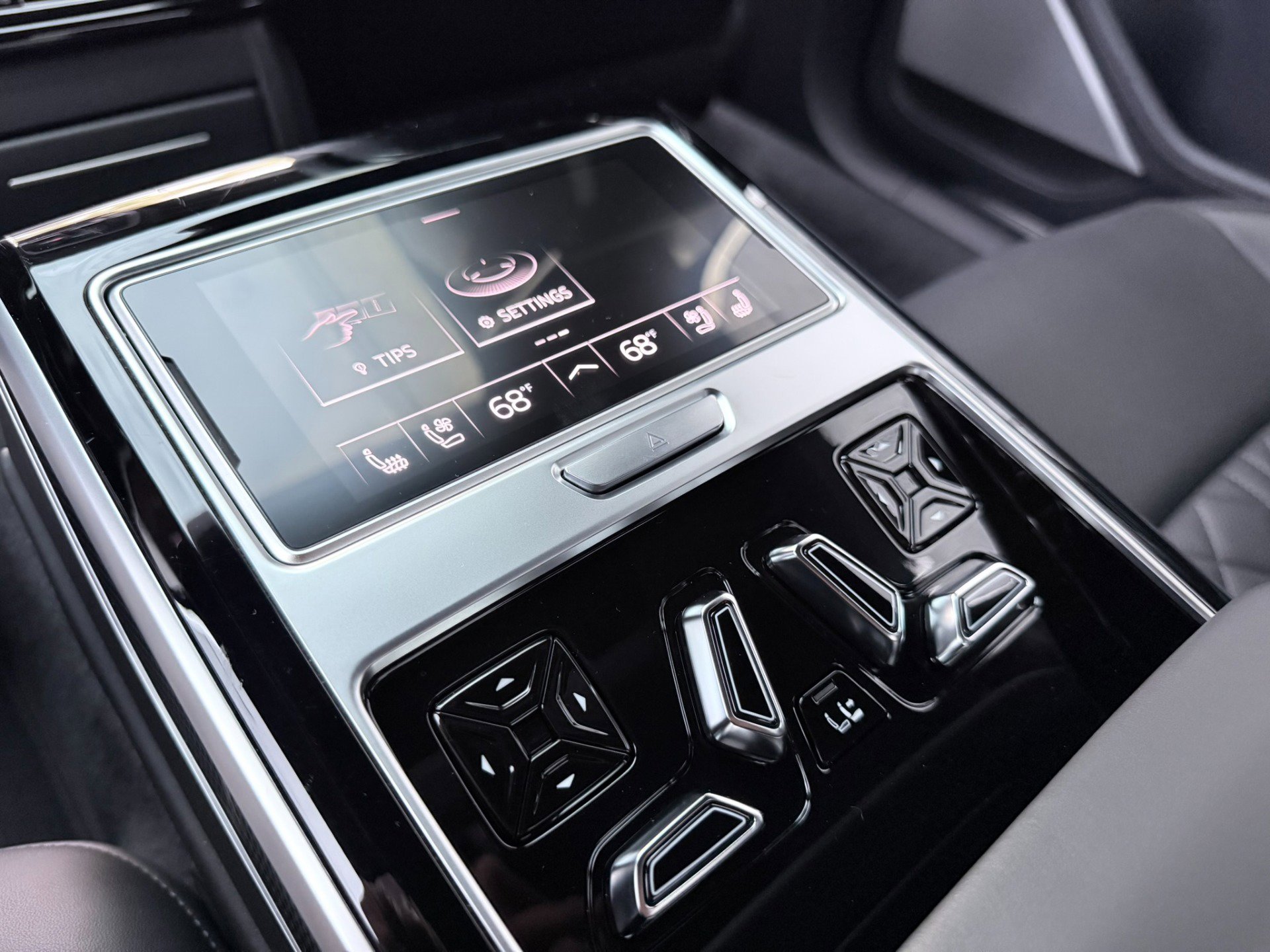 Used 2020 Audi S8 L image 37