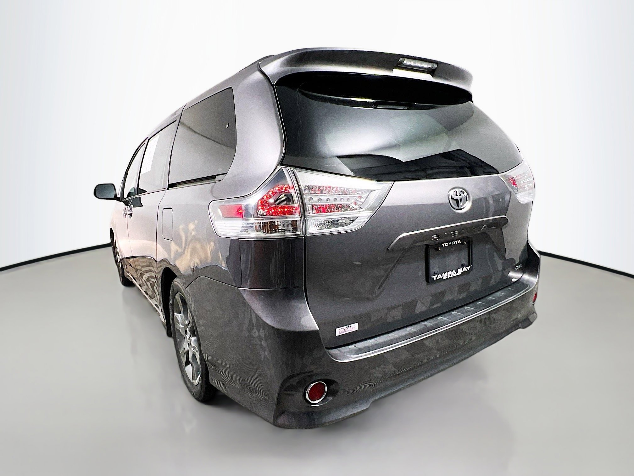Used 2015 Toyota Sienna SE w/ SE Preferred Package image 8