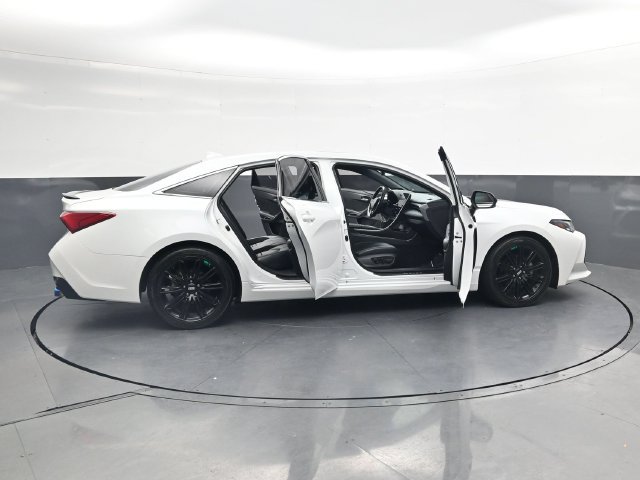 Used 2019 Toyota Avalon Touring FWD image 41