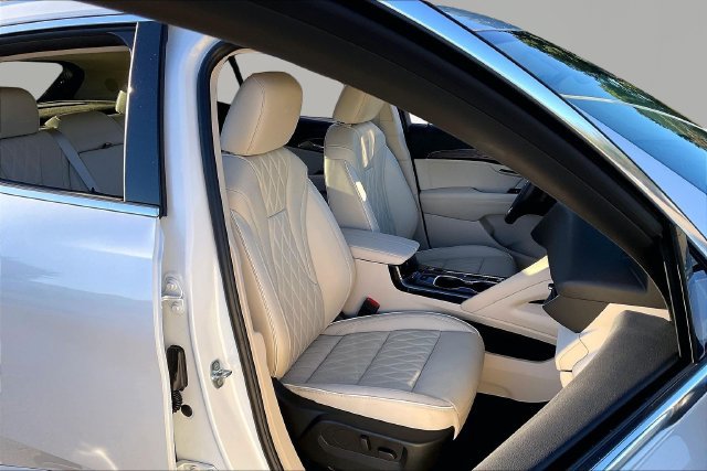 Used 2023 Buick Envision Avenir AWD/4WD image 20