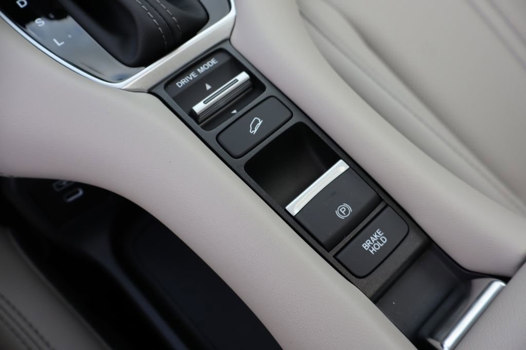 Used 2025 Honda HR-V EX-L image 23