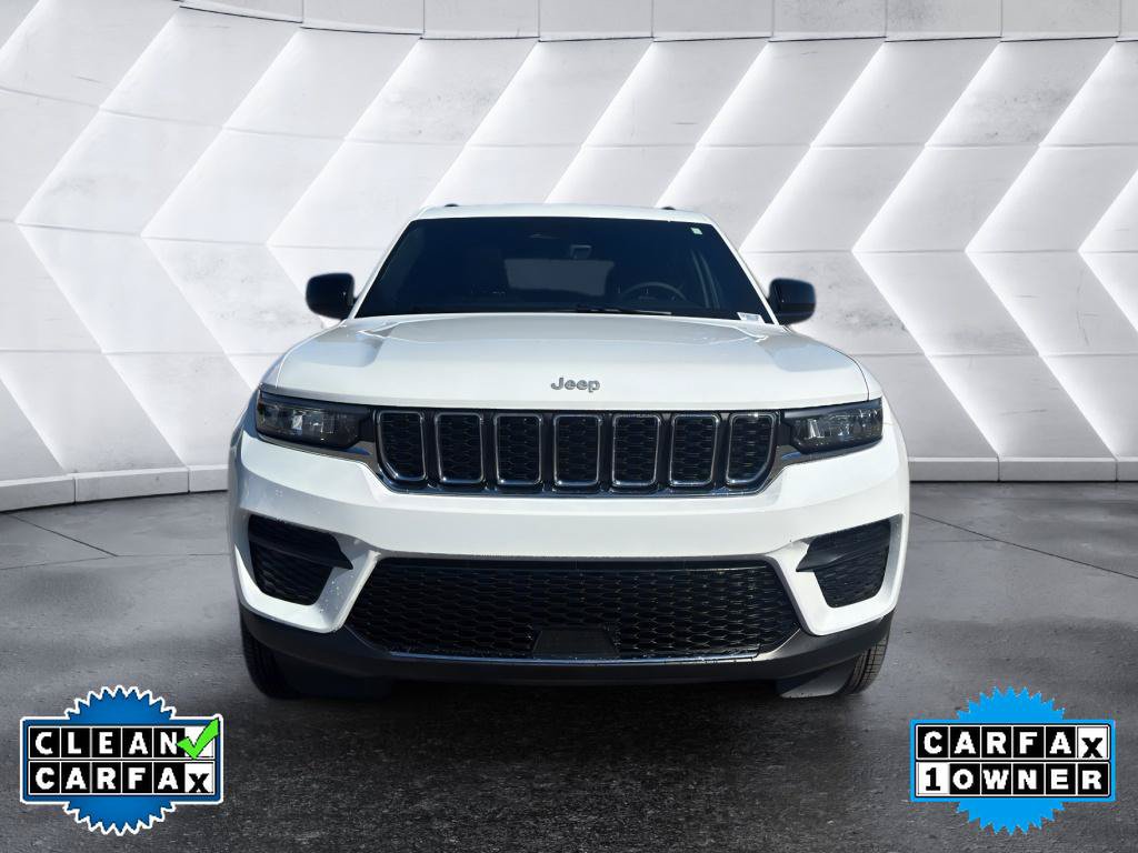 Used 2025 Jeep Grand Cherokee Laredo X RWD image 2