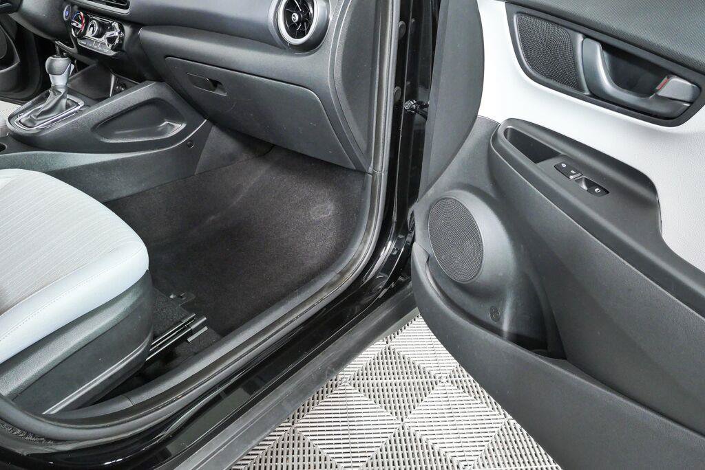 Used 2022 Hyundai Kona SEL FWD image 22