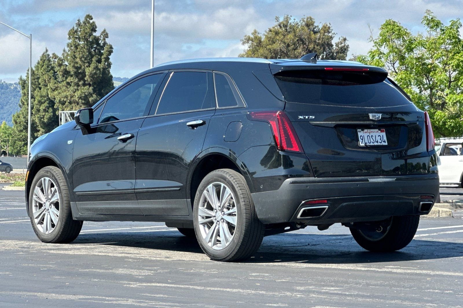 Used 2023 Cadillac XT5 Premium Luxury w/ Technology Package FWD image 7