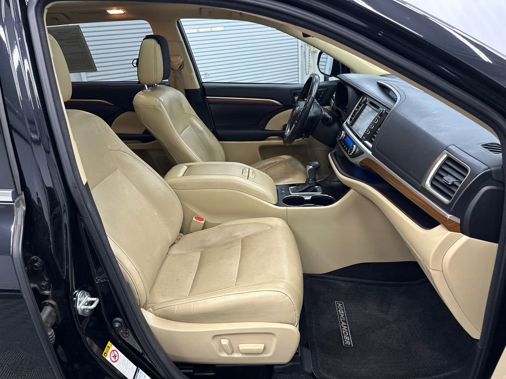 Used 2018 Toyota Highlander Limited Platinum AWD/4WD image 13