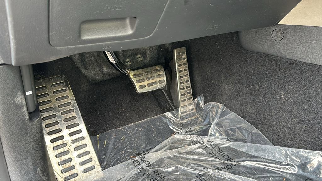 Used 2023 Genesis G70 3.3T w/ Sport Advanced Package image 23