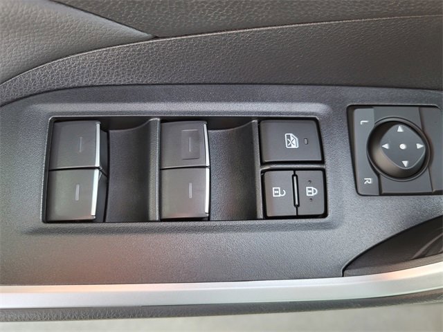 Used 2025 Toyota RAV4 XLE image 17