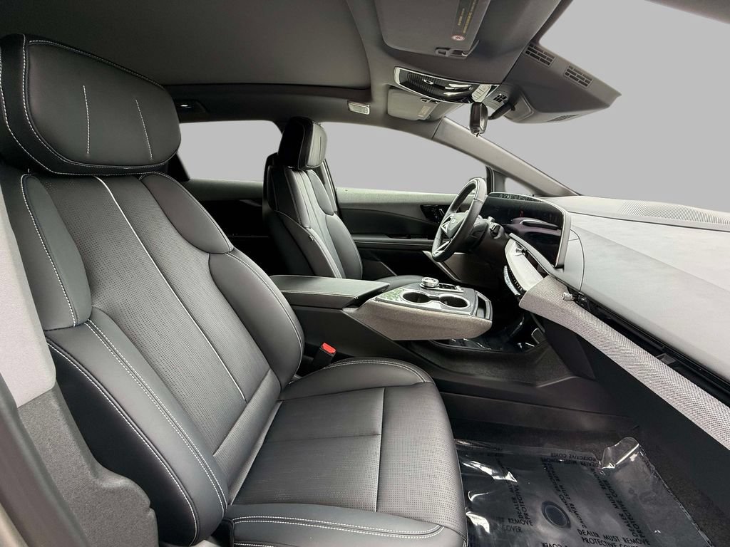 Used 2025 Cadillac Optiq Sport 2 w/ LPO, Floor Liner Package AWD/4WD image 14