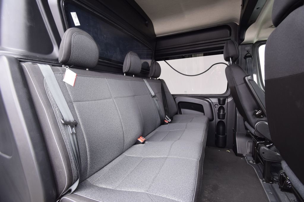 New 2026 RAM ProMaster 2500 w/ Crew Van Package FWD image 18
