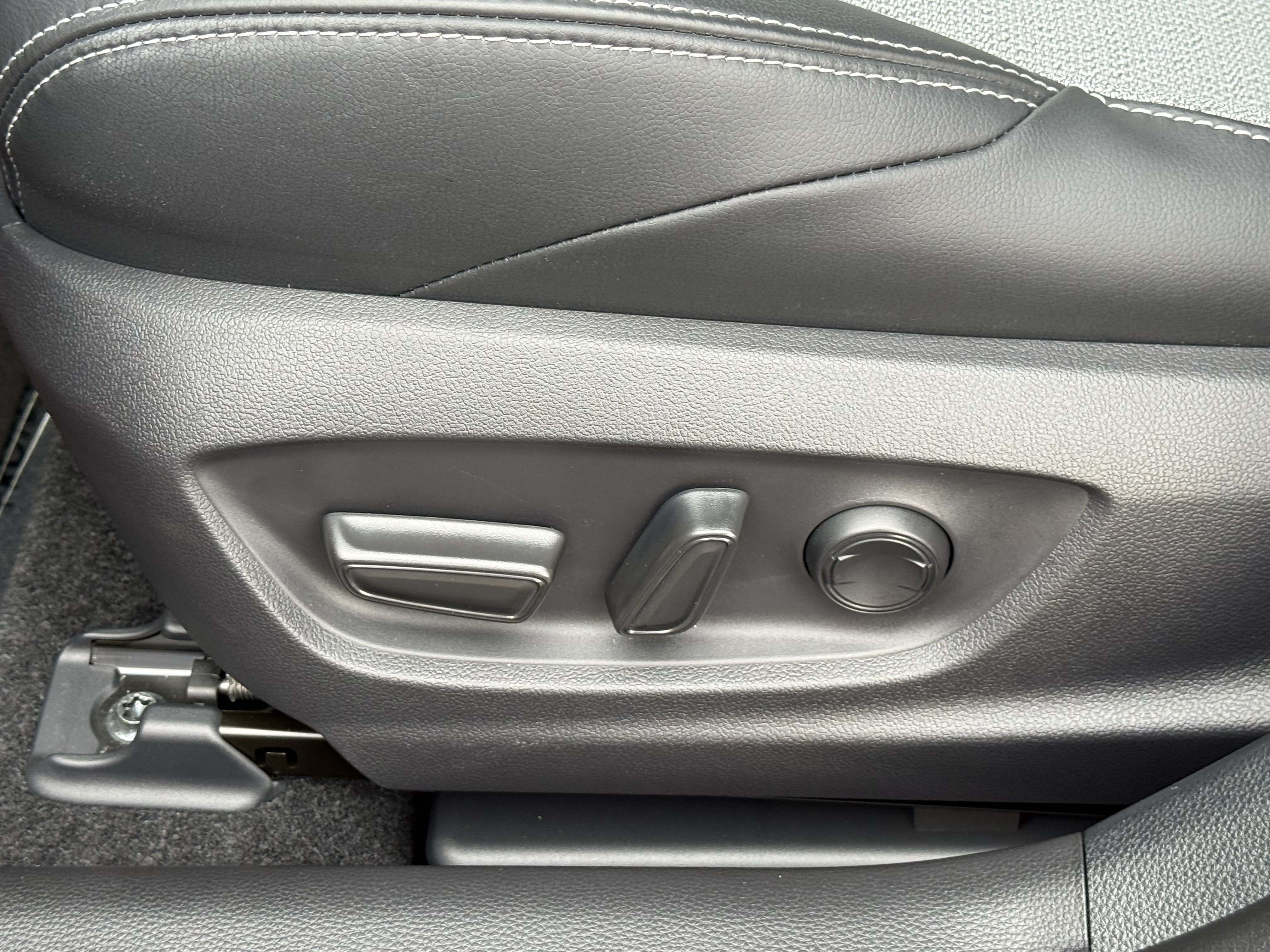 Used 2025 Toyota Corolla XSE FWD image 23