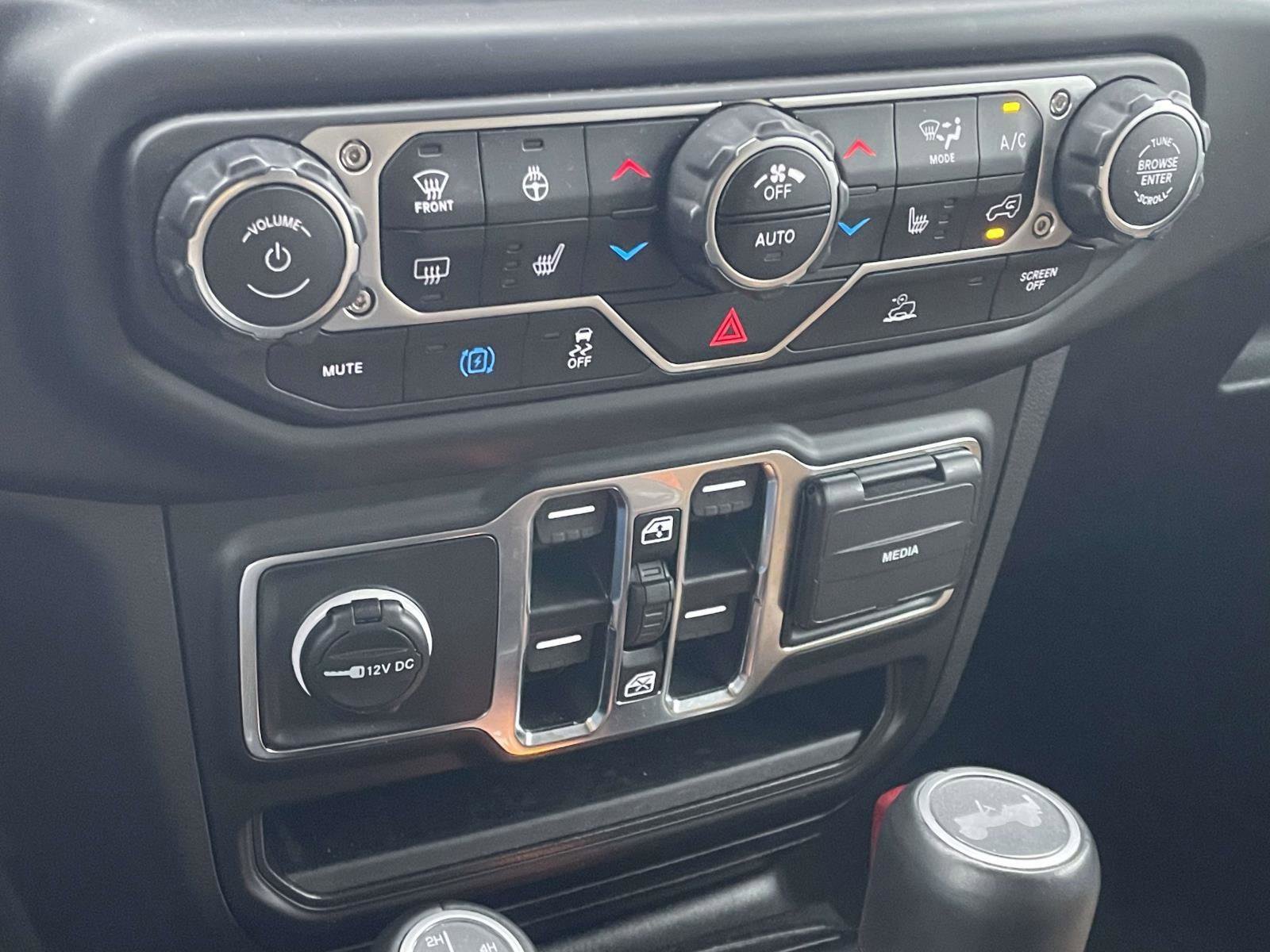 Certified 2023 Jeep Wrangler Sahara w/ Cold Weather Group image 11