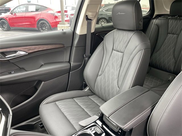 Used 2023 Buick Envision Avenir image 25