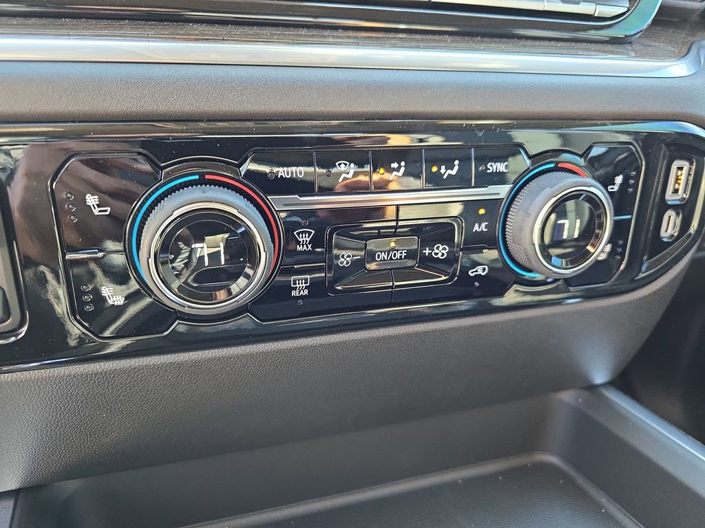 New 2026 Chevrolet Silverado 3500 LT w/ All Star Edition image 25