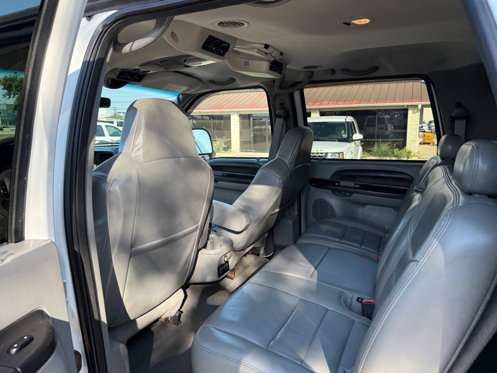 Used 2005 Ford Excursion XLT image 15