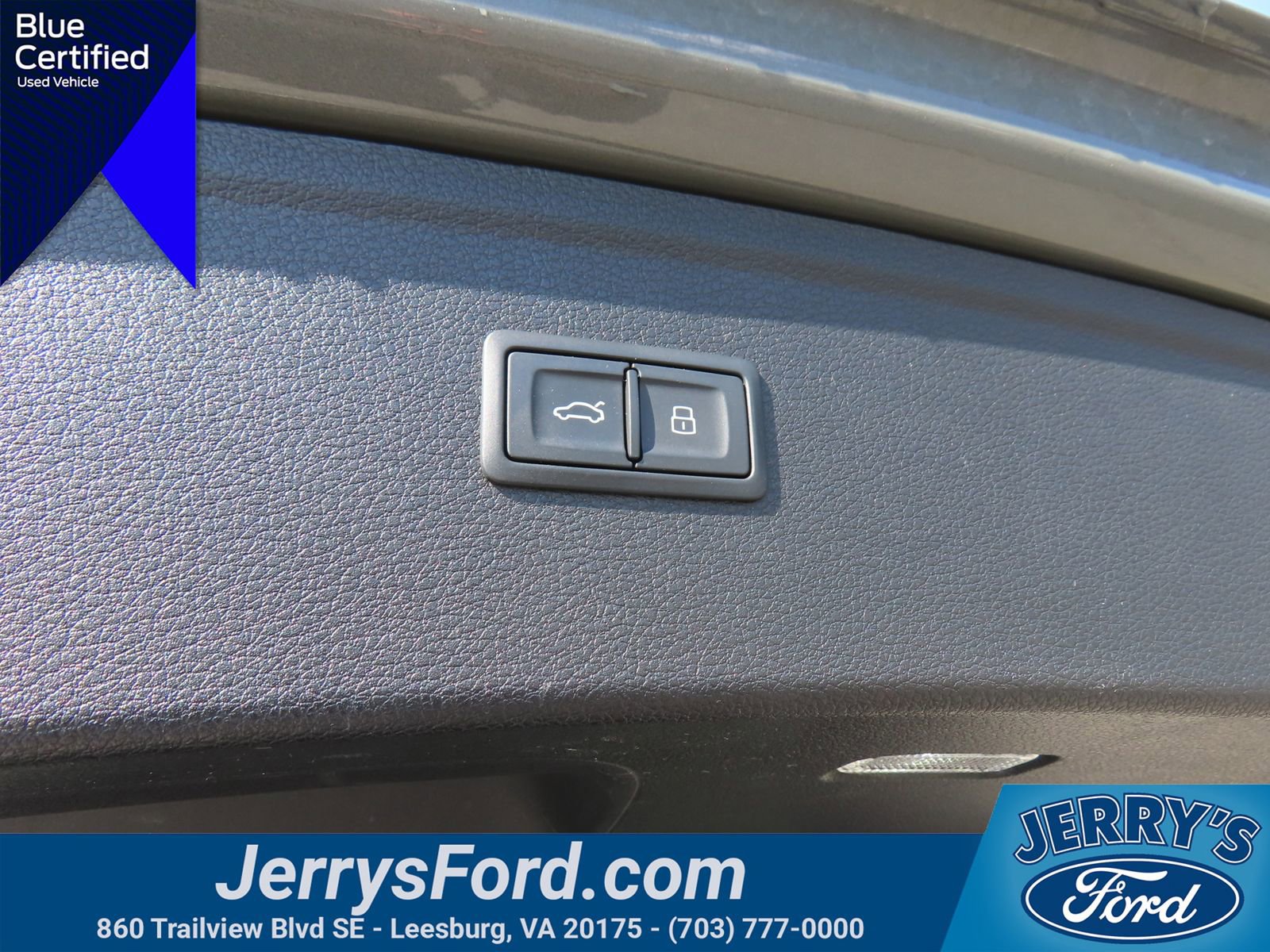 Used 2023 Audi SQ5 Premium w/ Convenience Package image 44