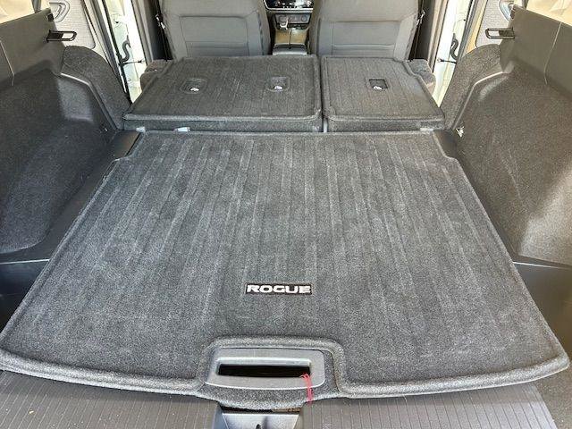 Used 2022 Nissan Rogue SV AWD/4WD image 28