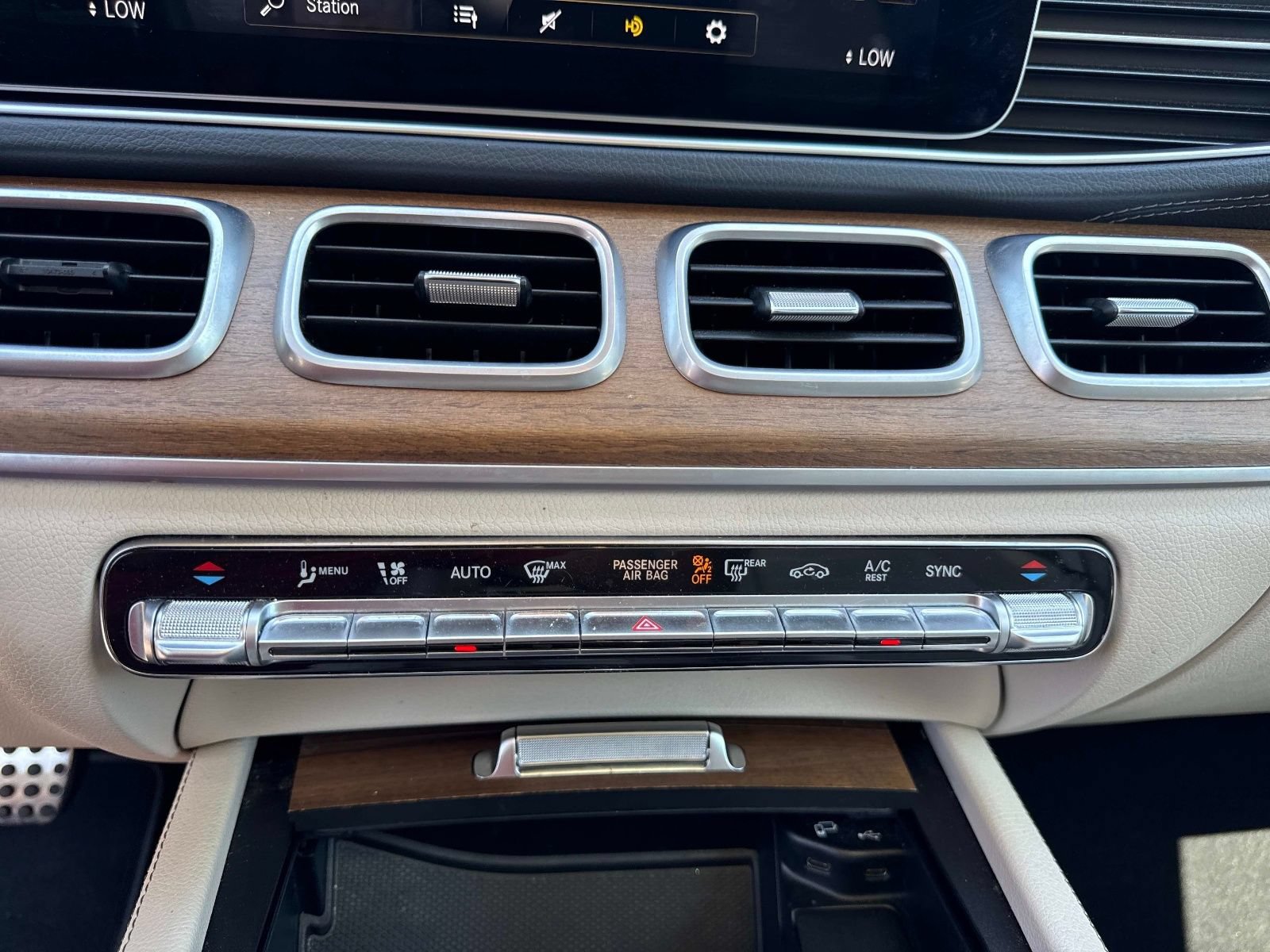 Used 2022 Mercedes-Benz GLS 450 4MATIC image 21