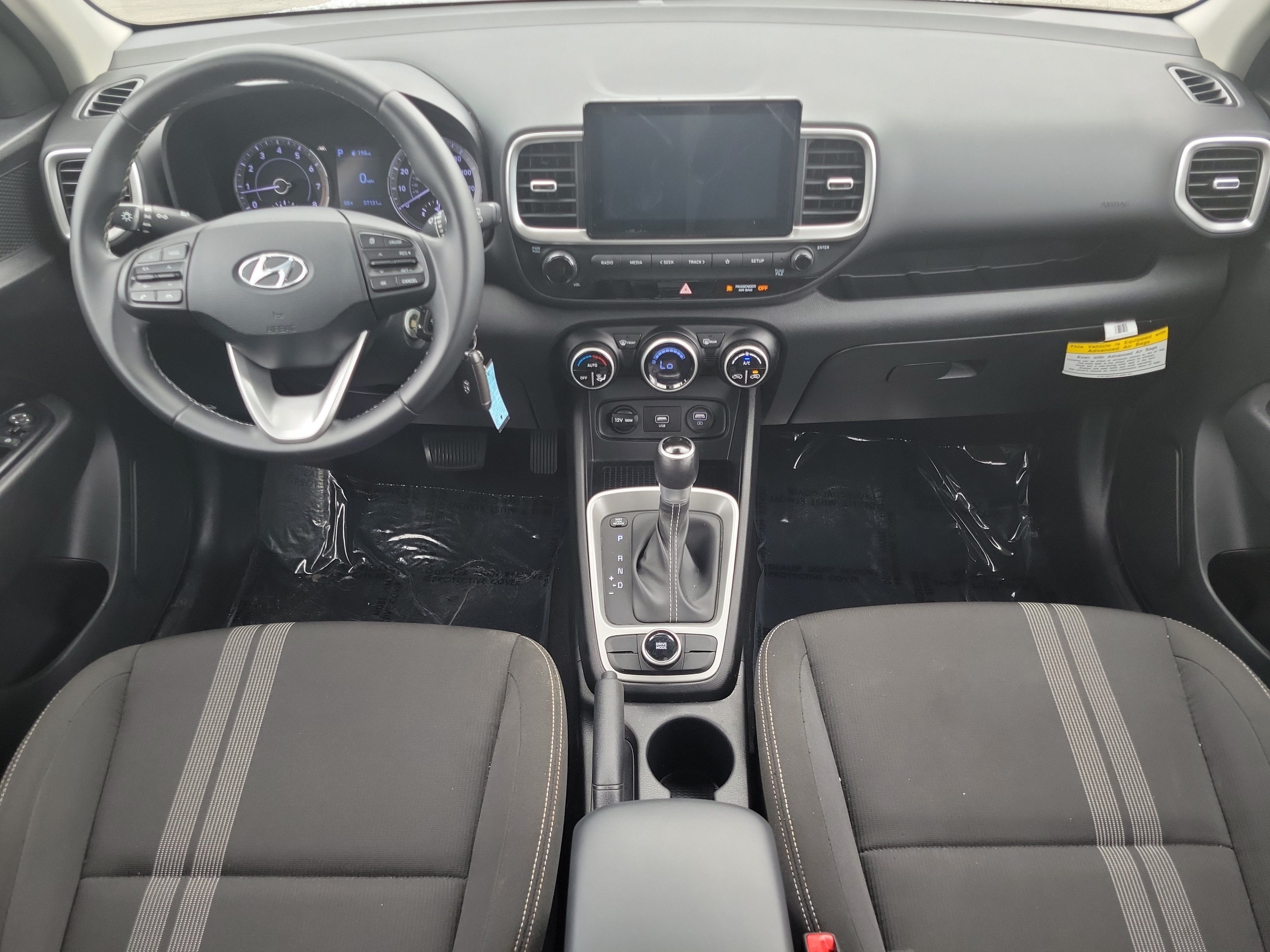 Used 2021 Hyundai Venue SEL FWD image 16