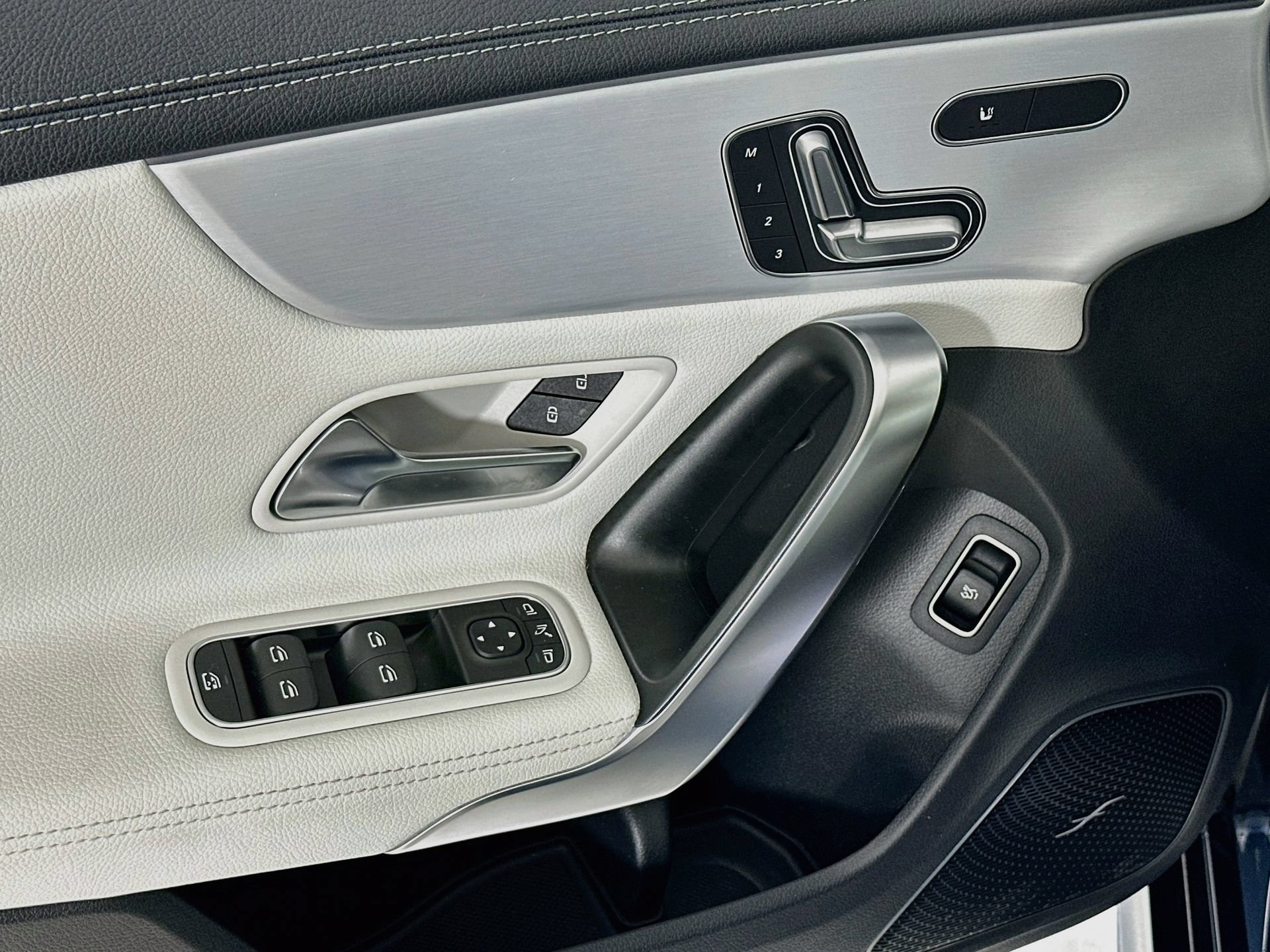 Certified 2023 Mercedes-Benz CLA 35 AMG 4MATIC image 18