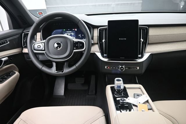 Used 2026 Volvo XC90 B6 Plus w/ Protection Package Premier AWD/4WD image 9