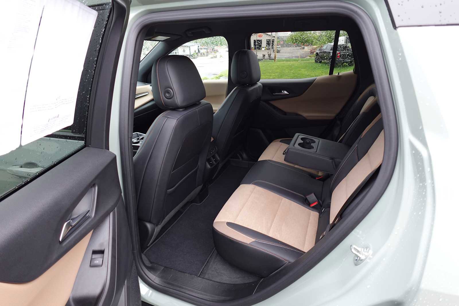 Used 2025 Chevrolet Equinox ACTIV w/ Convenience Package III AWD/4WD image 28
