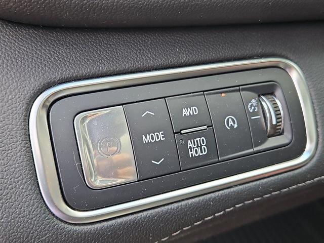Used 2025 Buick Enclave Avenir AWD/4WD image 21