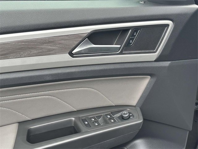 Certified 2022 Volkswagen Atlas Cross Sport SE image 11