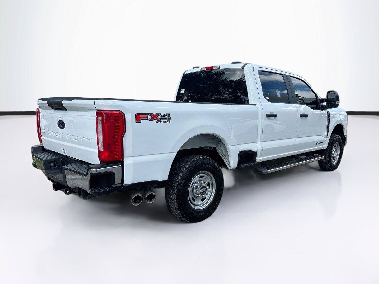 Used 2023 Ford F250 XL w/ FX4 Off-Road Package AWD/4WD image 7