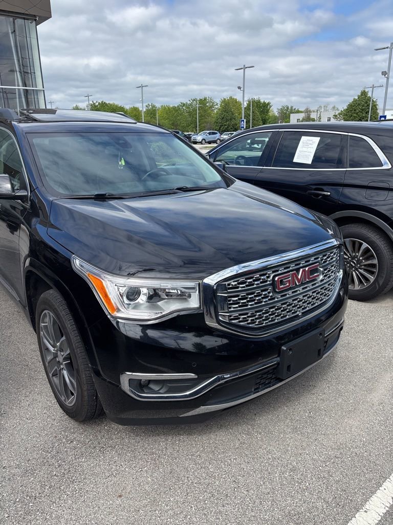 Used 2017 GMC Acadia Denali w/ Technology Package AWD/4WD image 2