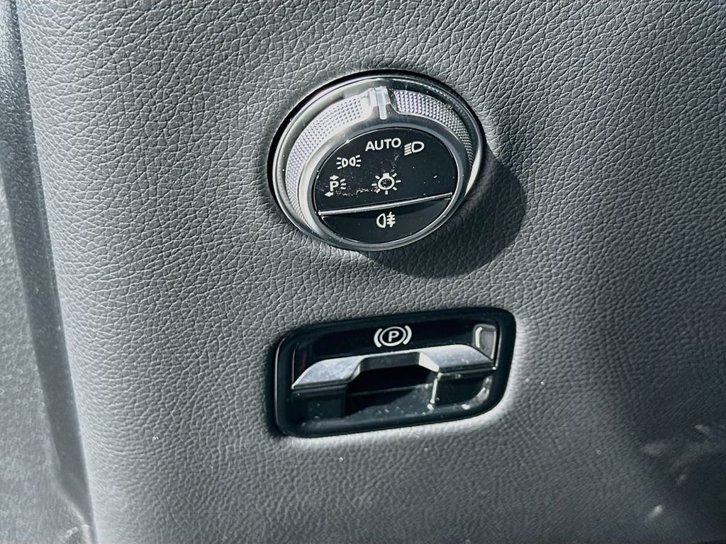Certified 2026 Mercedes-Benz GLC 300 4MATIC image 10