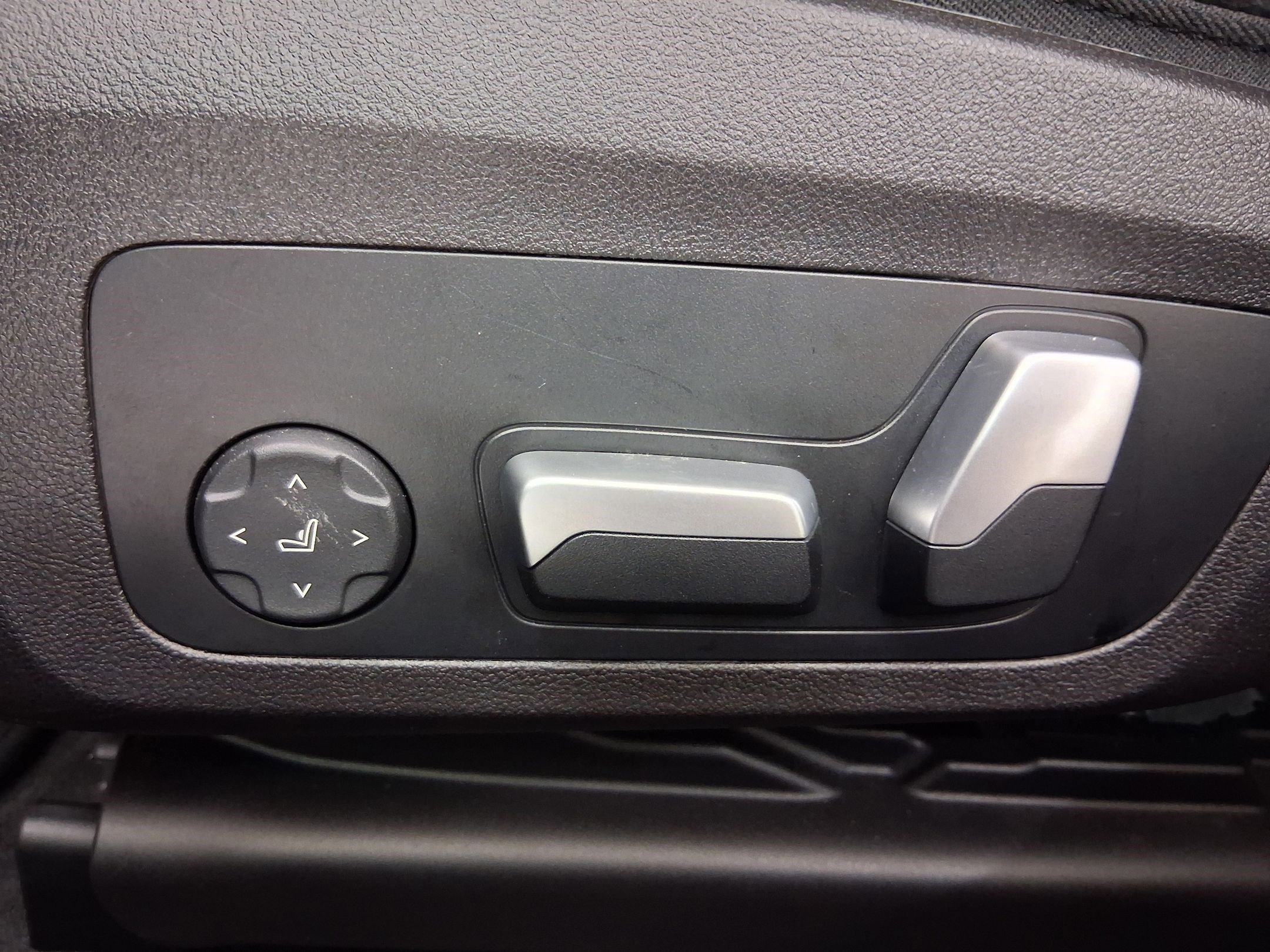 Certified 2023 BMW 330i 330i w/ Driving Assistance Package image 13