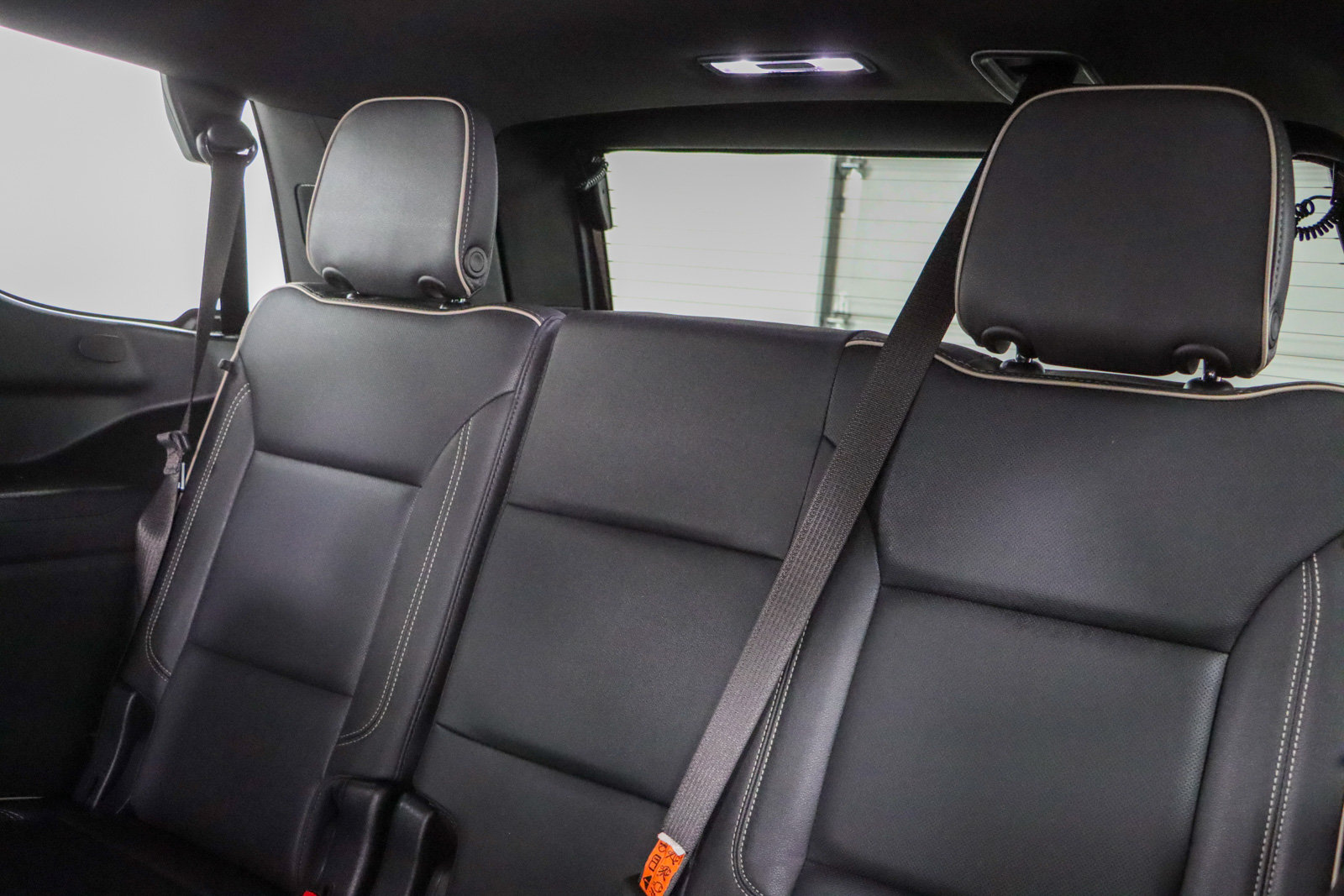 Used 2023 GMC Yukon SLT w/ SLT Luxury Package AWD/4WD image 29