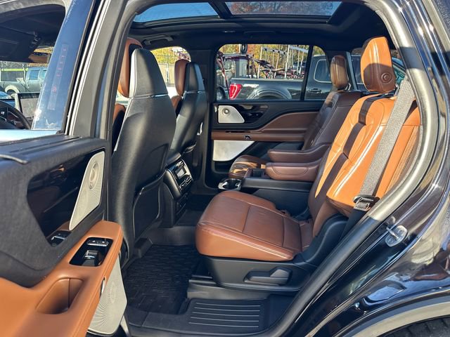 Used 2020 Lincoln Aviator Reserve w/ Equipment Group 202A image 15