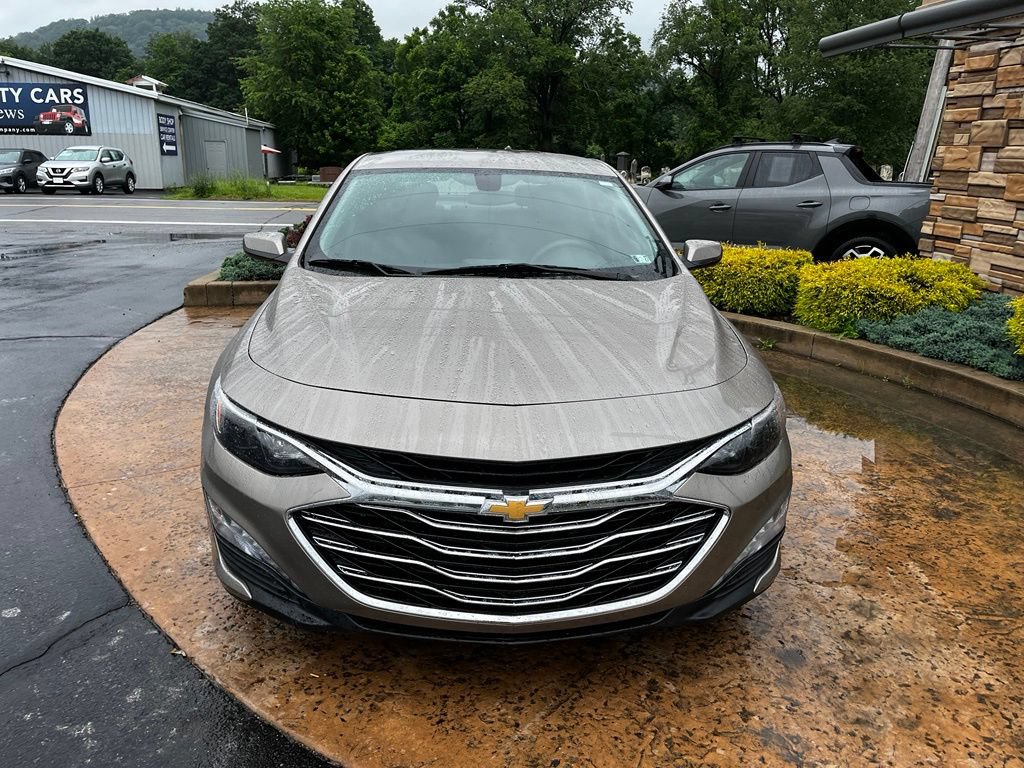 Used 2022 Chevrolet Malibu LT FWD image 2