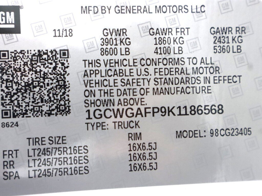 Used 2019 Chevrolet Express 2500 w/ Driver Convenience Package RWD image 39