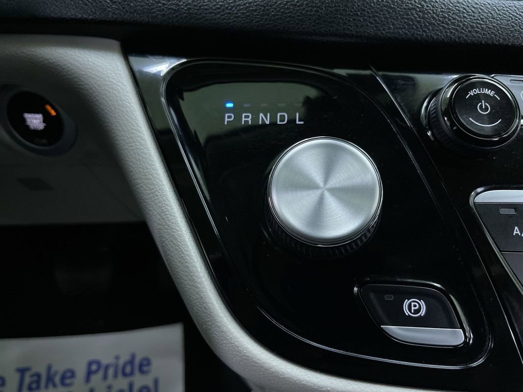 Used 2021 Chrysler Pacifica Touring-L image 23