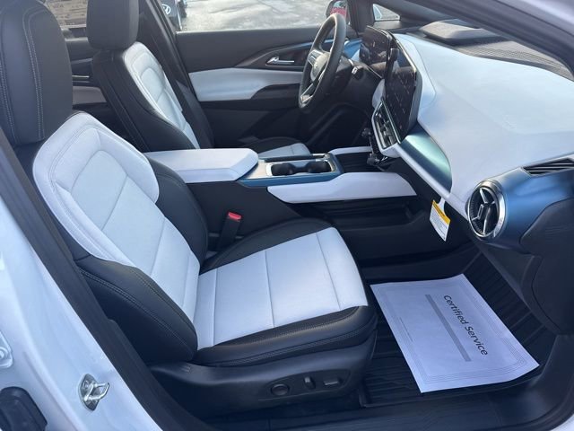New 2026 Chevrolet Equinox EV LT w/ Convenience Package II FWD image 28