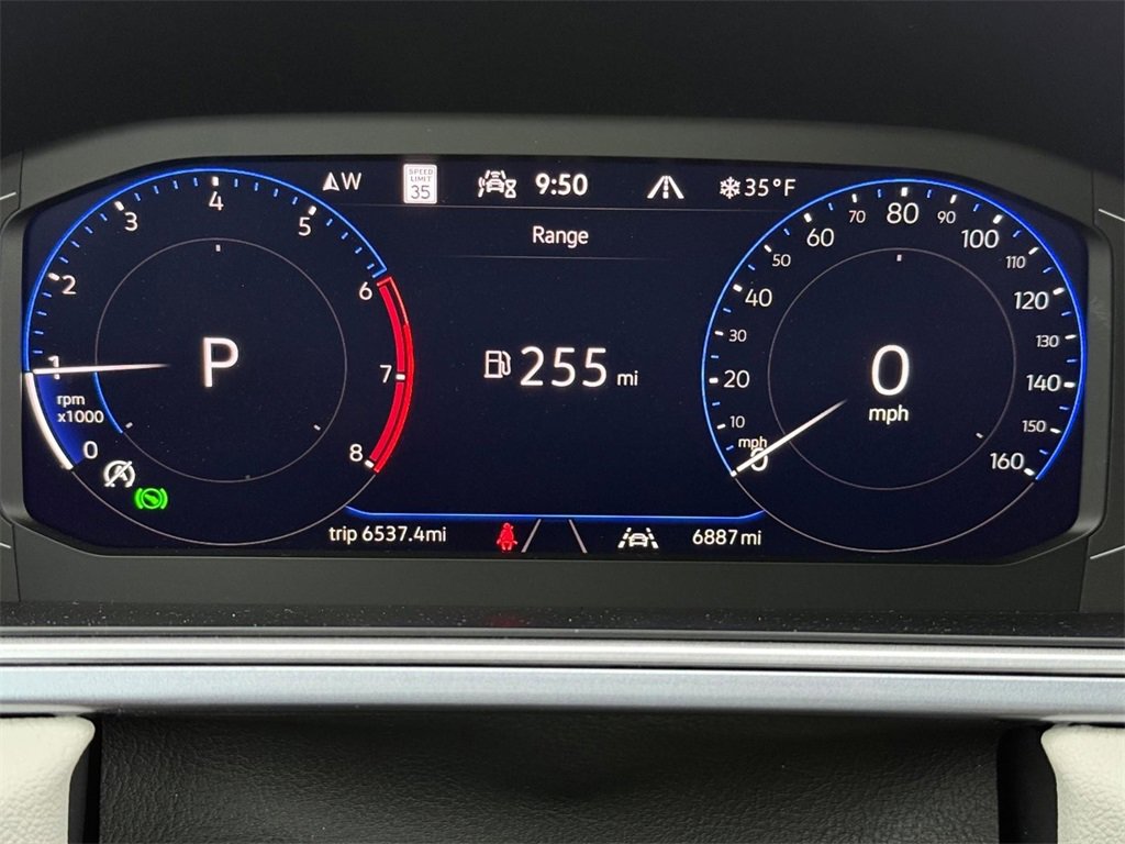 Certified 2025 Volkswagen Taos SEL image 18