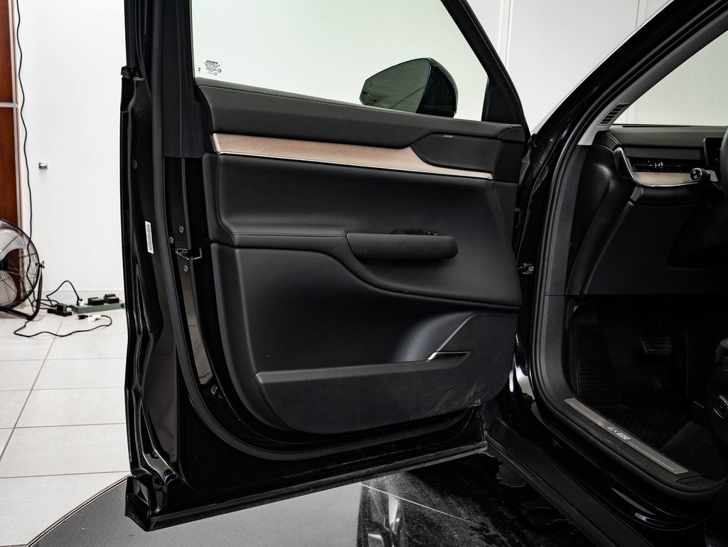 Used 2025 Volvo EX90 Plus image 27