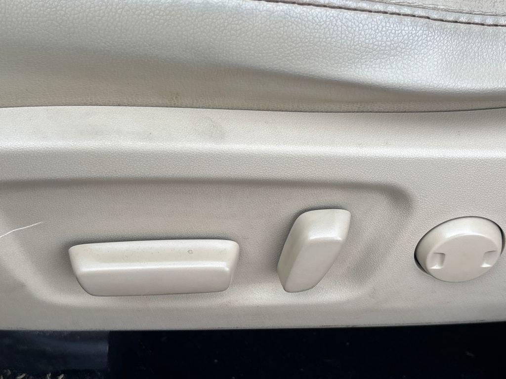 Used 2018 Toyota Highlander XLE image 8