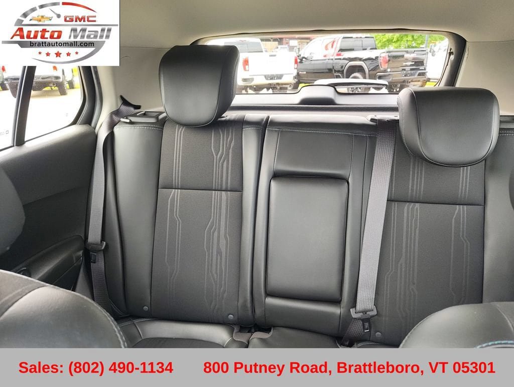 Used 2016 Chevrolet Trax LT w/ LT Sun and Sound Package AWD/4WD image 32