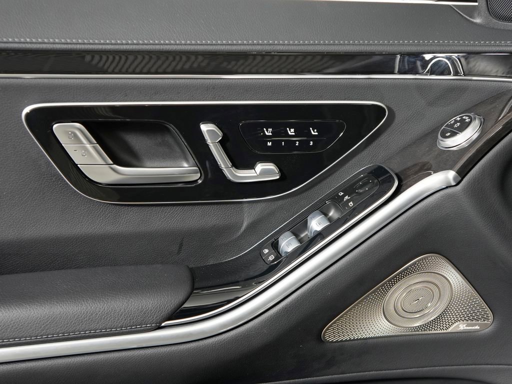 Certified 2022 Mercedes-Benz S 500 4MATIC image 31